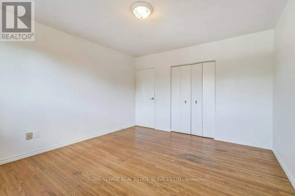 1232 NAPIER CRESCENT