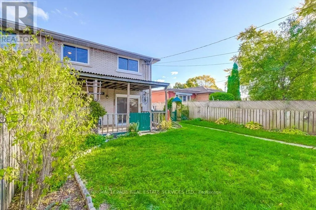 1232 NAPIER CRESCENT