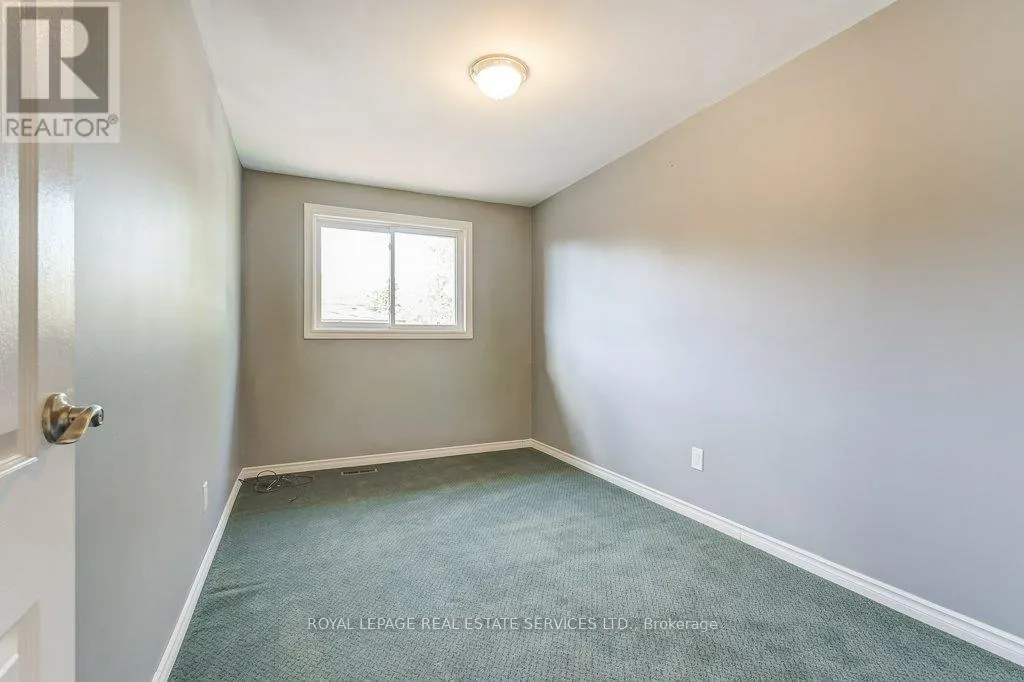 1232 NAPIER CRESCENT