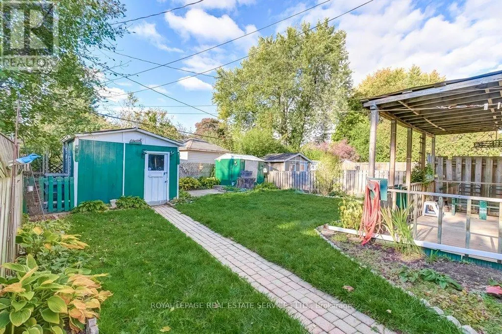 1232 NAPIER CRESCENT