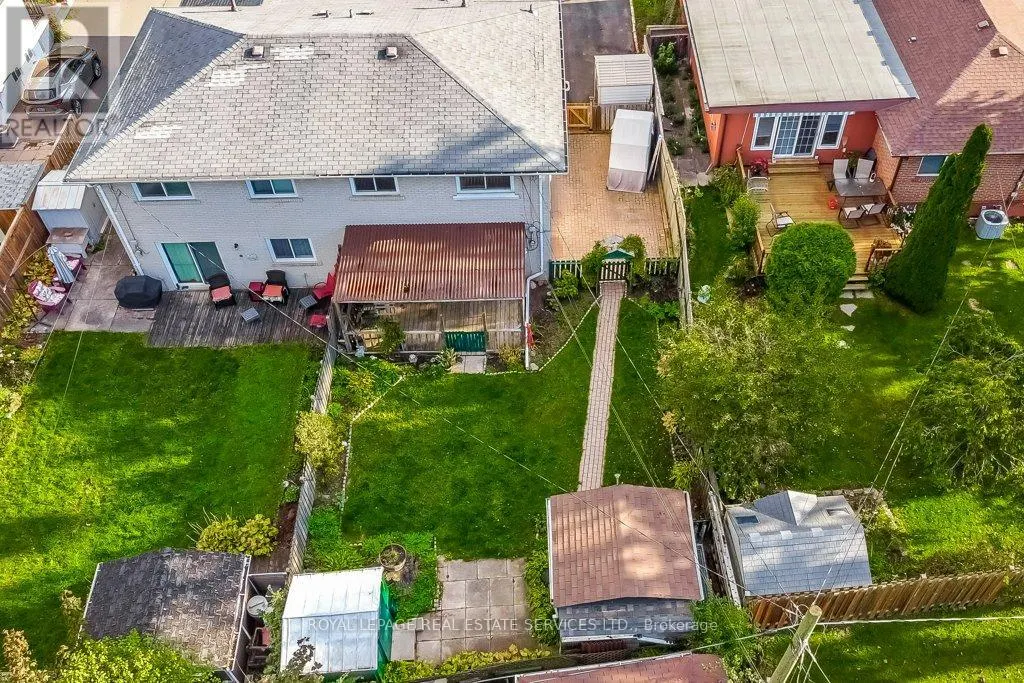 1232 NAPIER CRESCENT