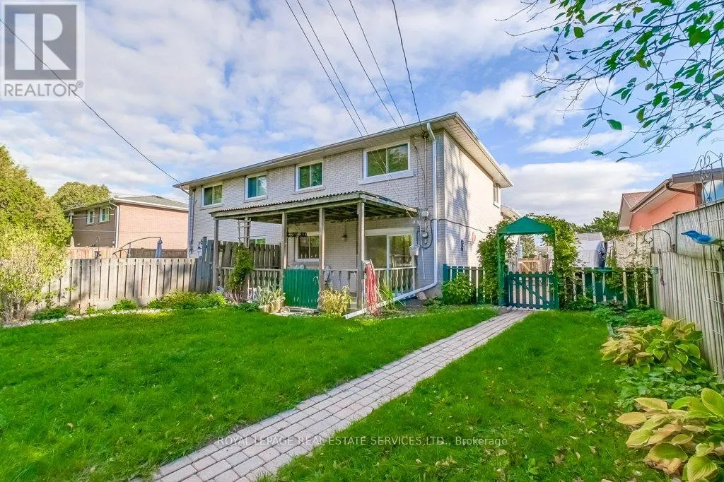 1232 NAPIER CRESCENT