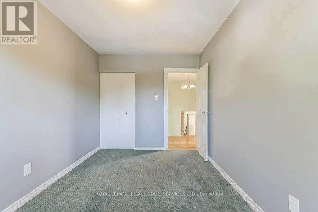 1232 NAPIER CRESCENT