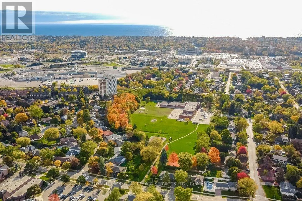 1232 NAPIER CRESCENT