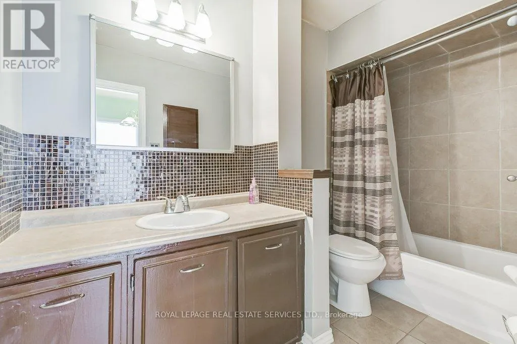 1232 NAPIER CRESCENT