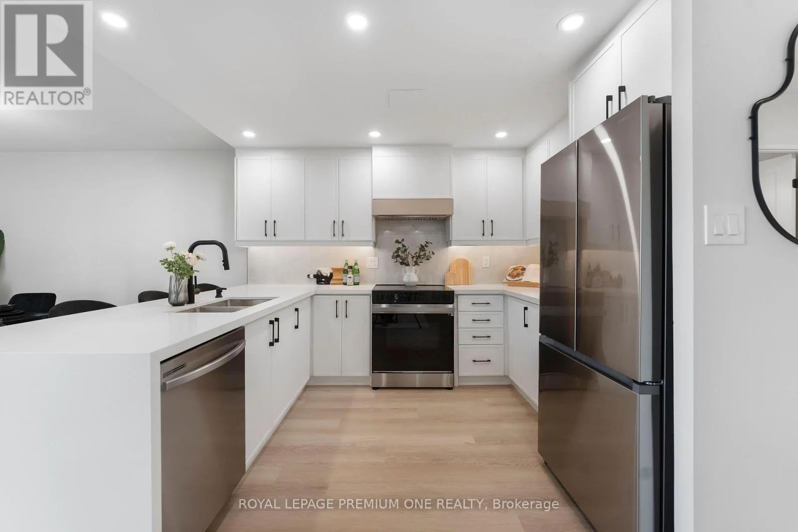 608 - 60 SOUTHPORT STREET