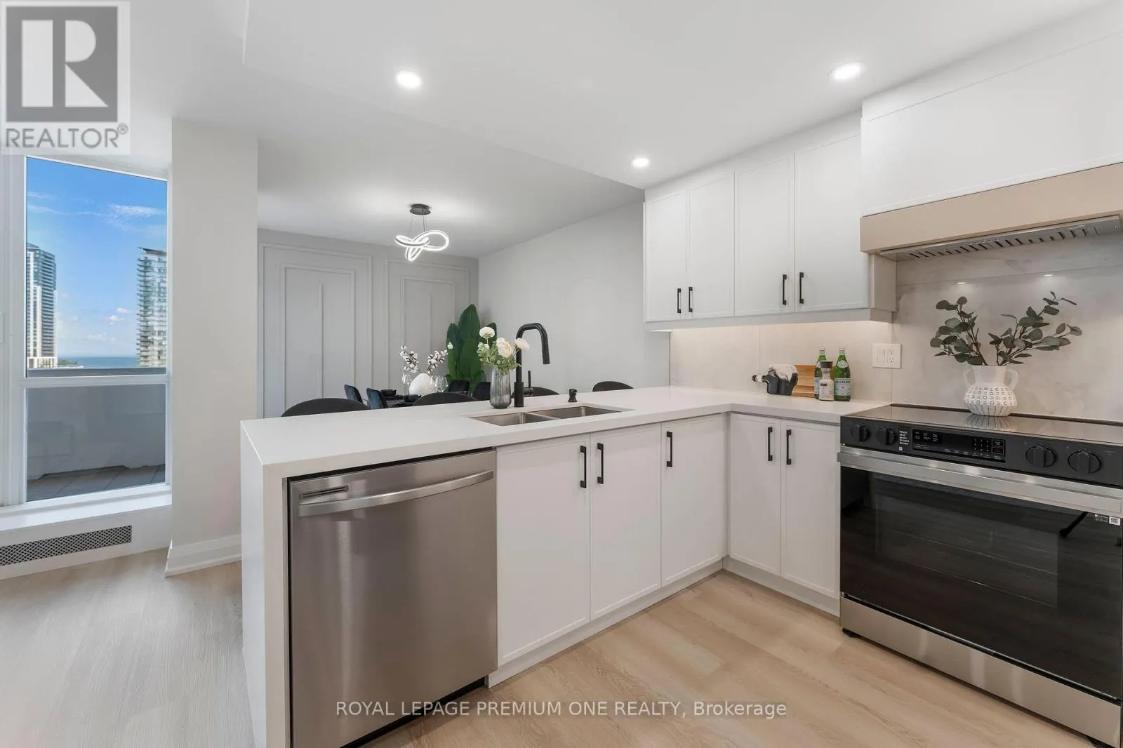 608 - 60 SOUTHPORT STREET