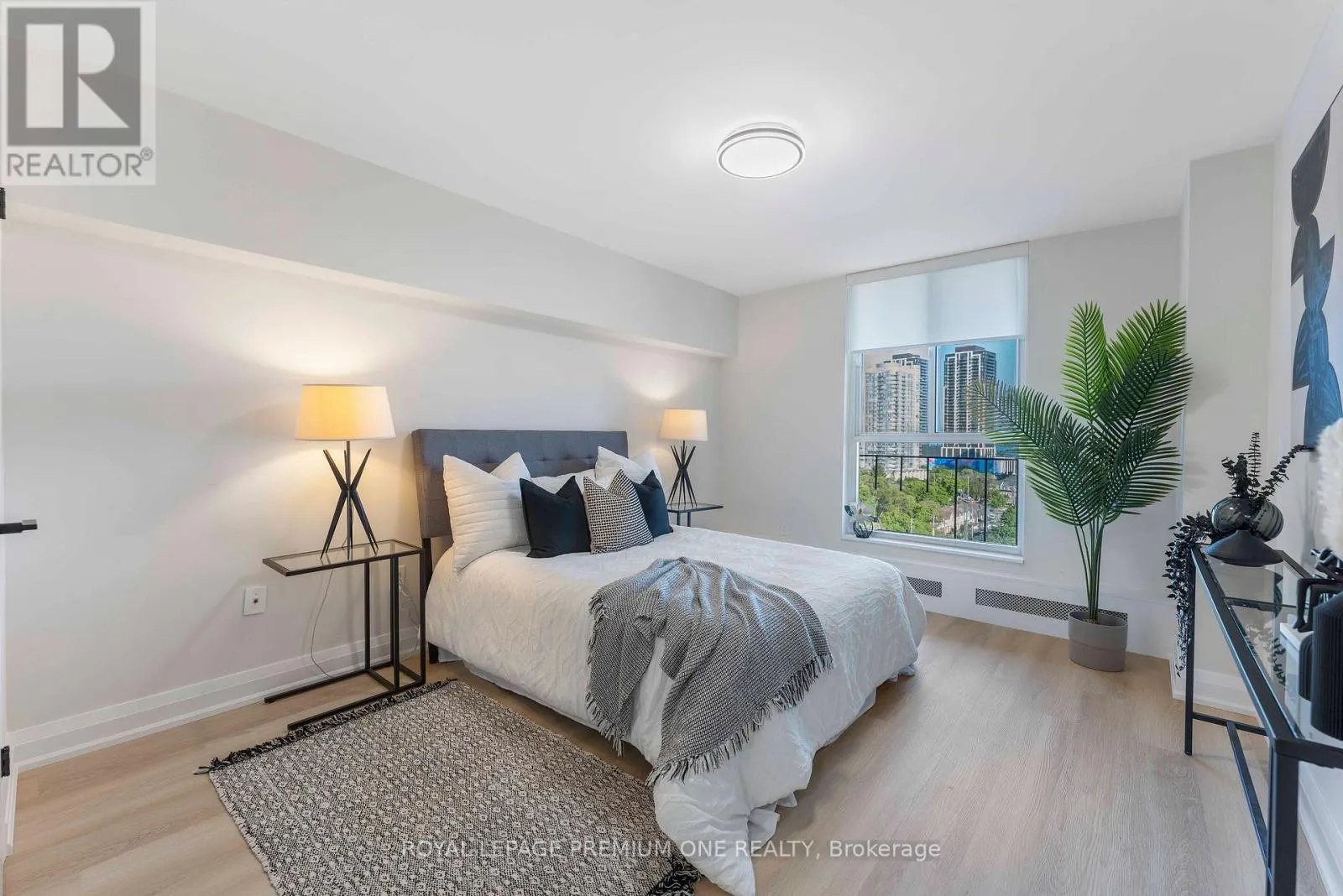 608 - 60 SOUTHPORT STREET