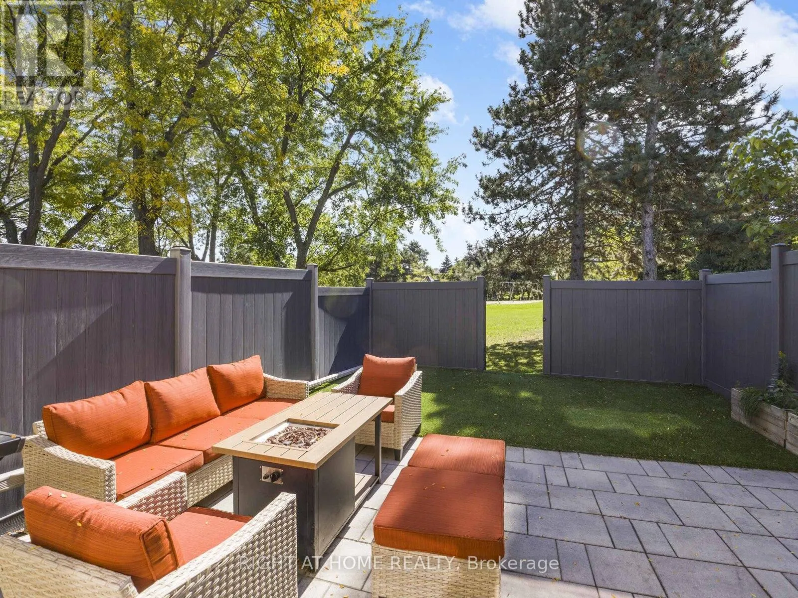 28 - 120 FALCONER DRIVE