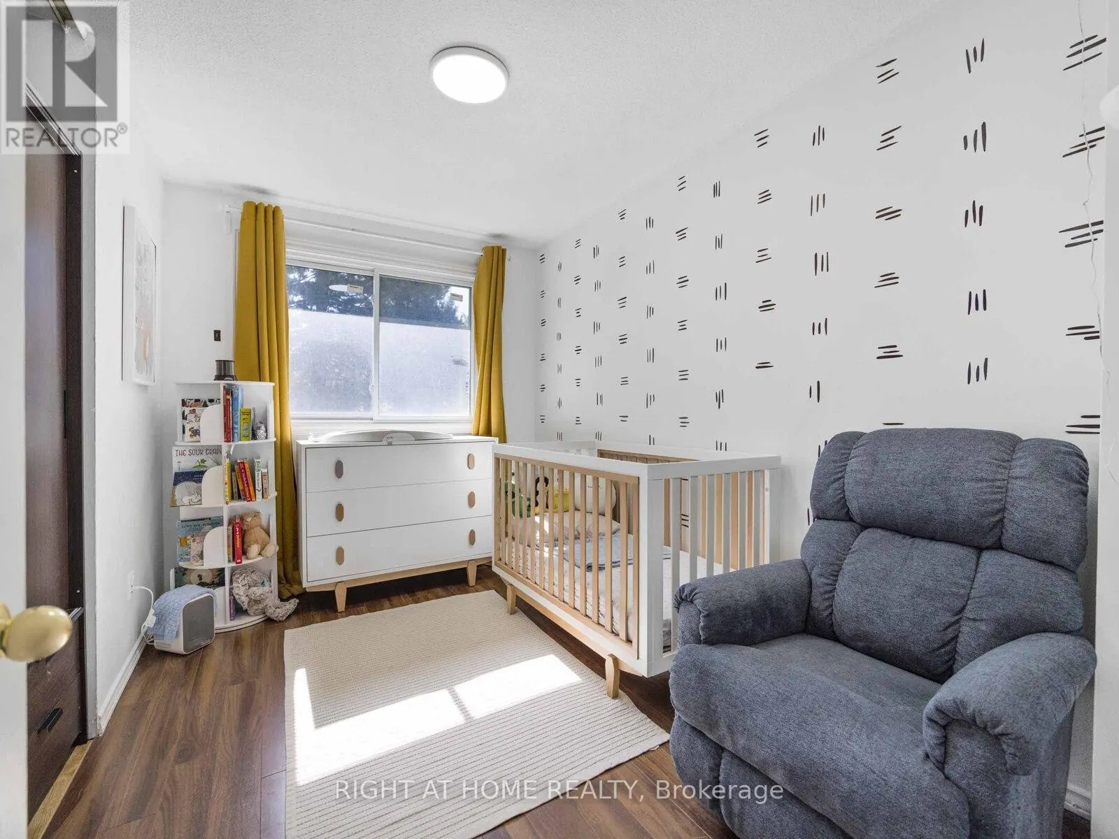 28 - 120 FALCONER DRIVE