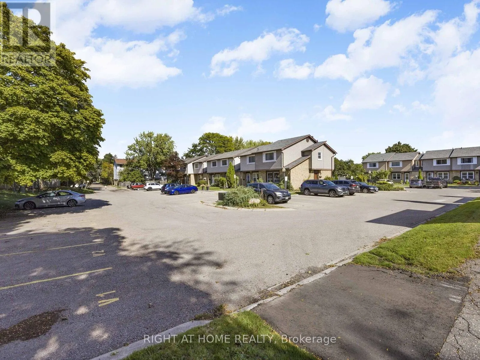 28 - 120 FALCONER DRIVE