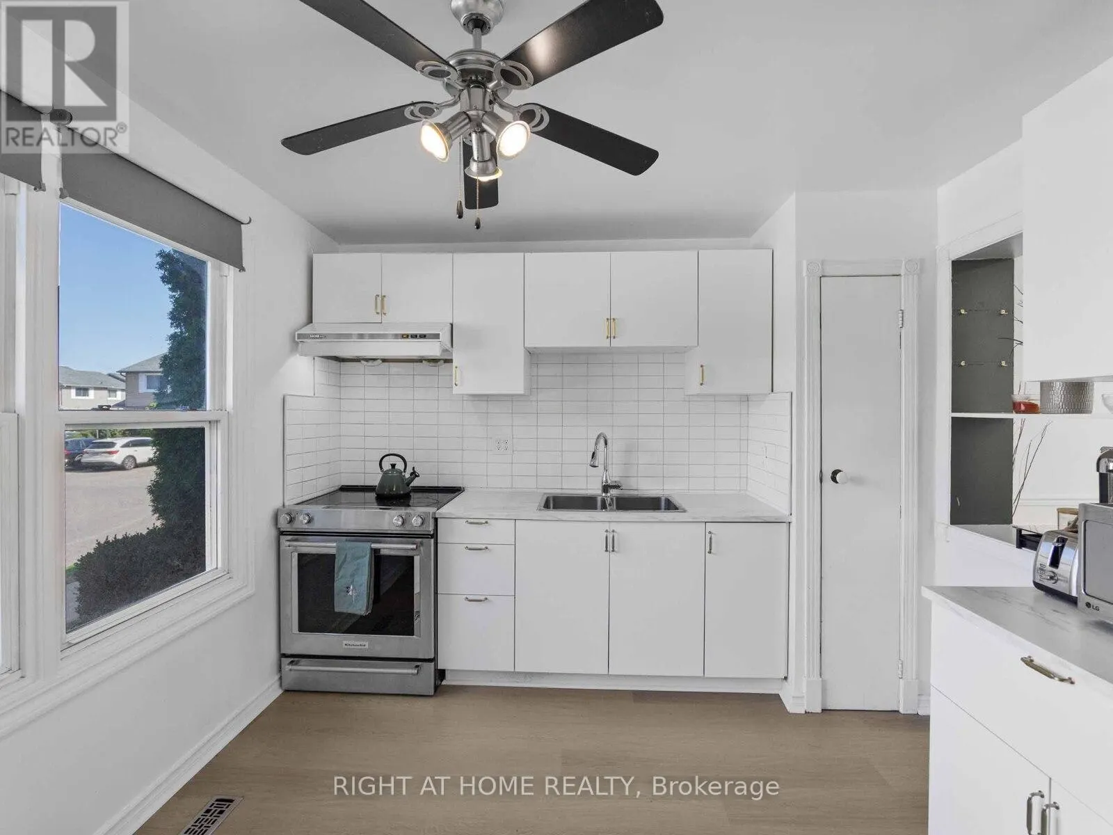 28 - 120 FALCONER DRIVE