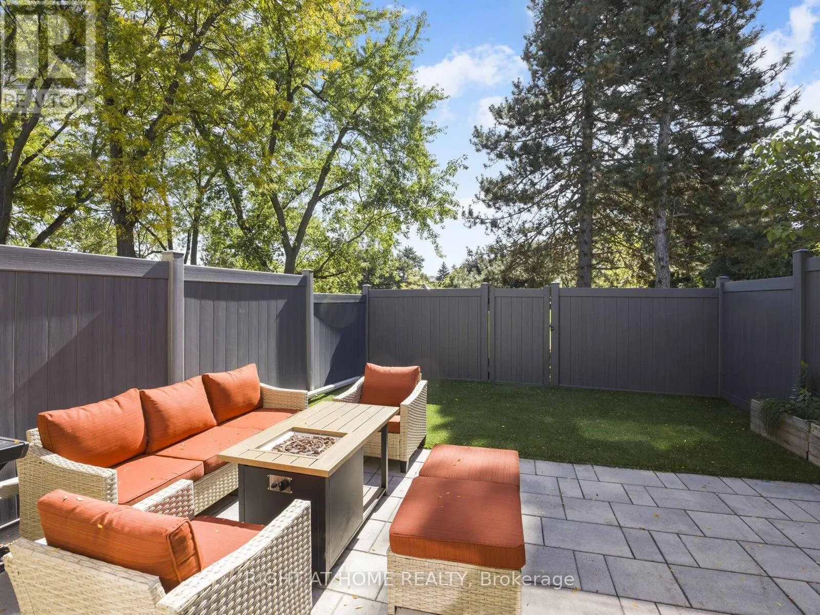 28 - 120 FALCONER DRIVE