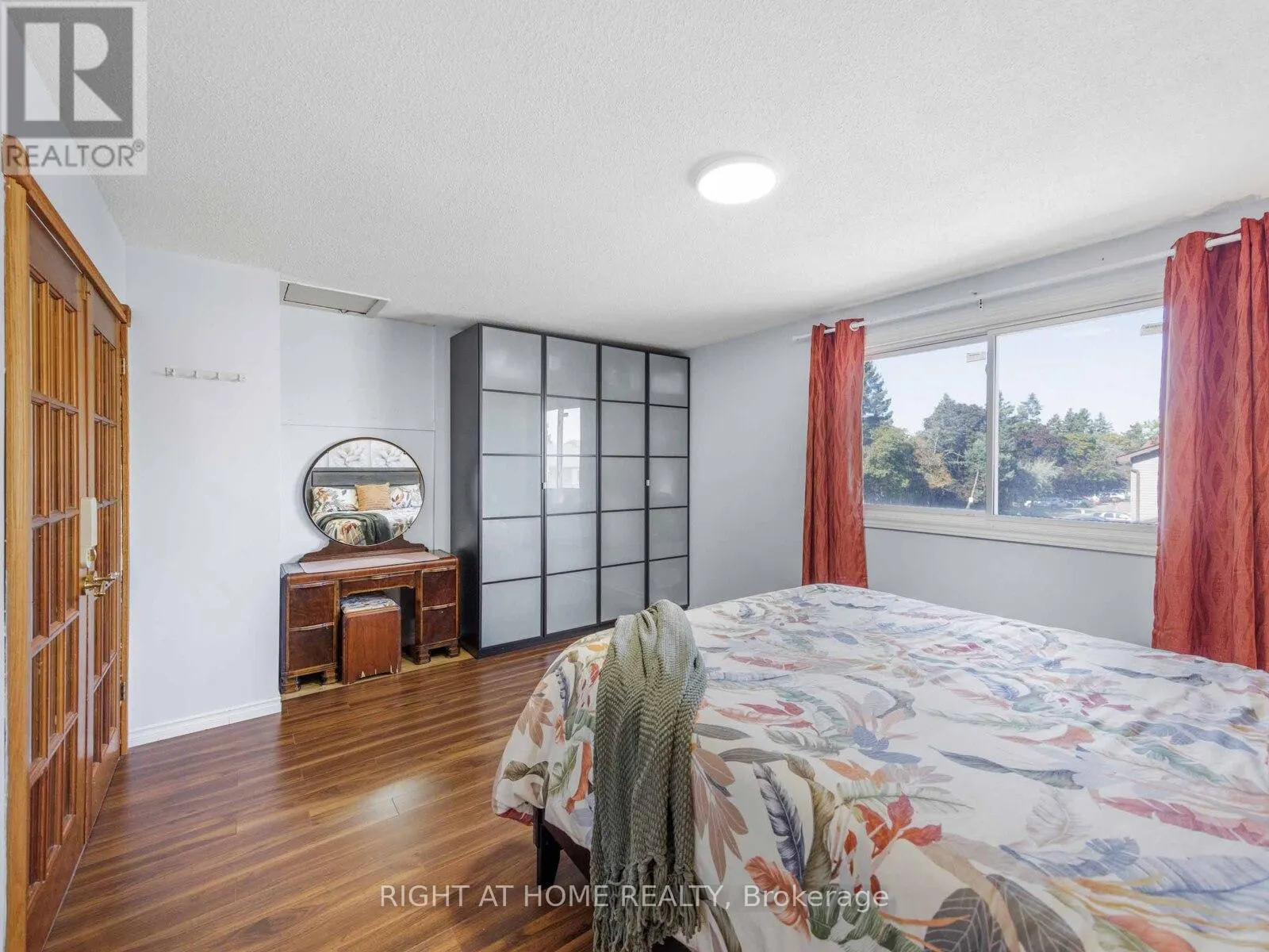 28 - 120 FALCONER DRIVE