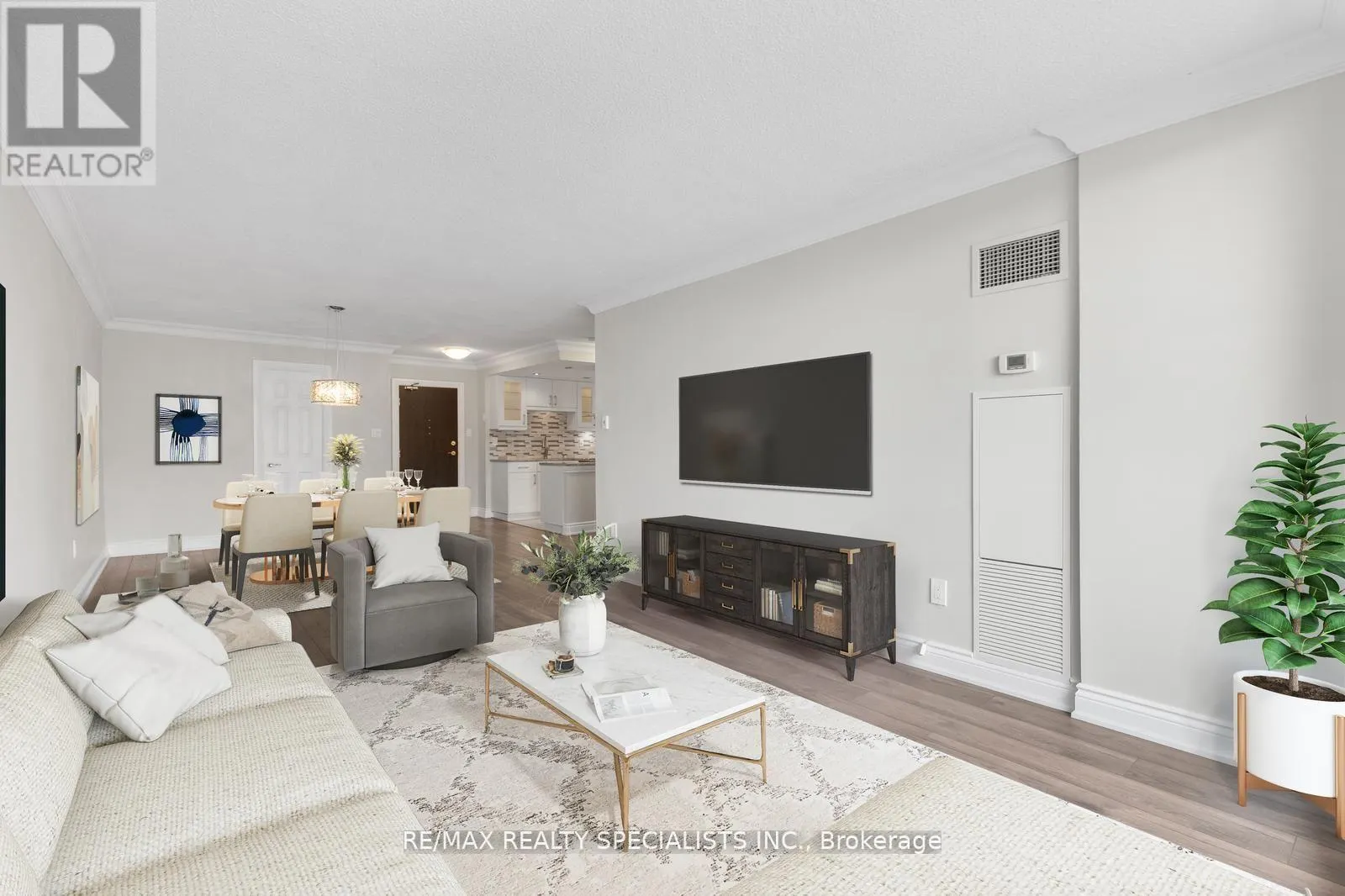 803 - 820 BURNHAMTHORPE ROAD