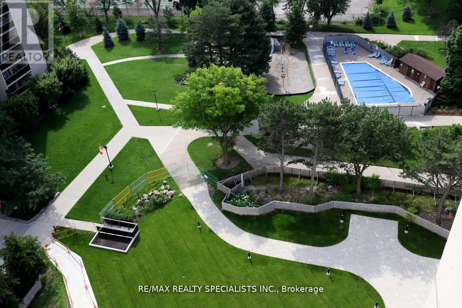 803 - 820 BURNHAMTHORPE ROAD