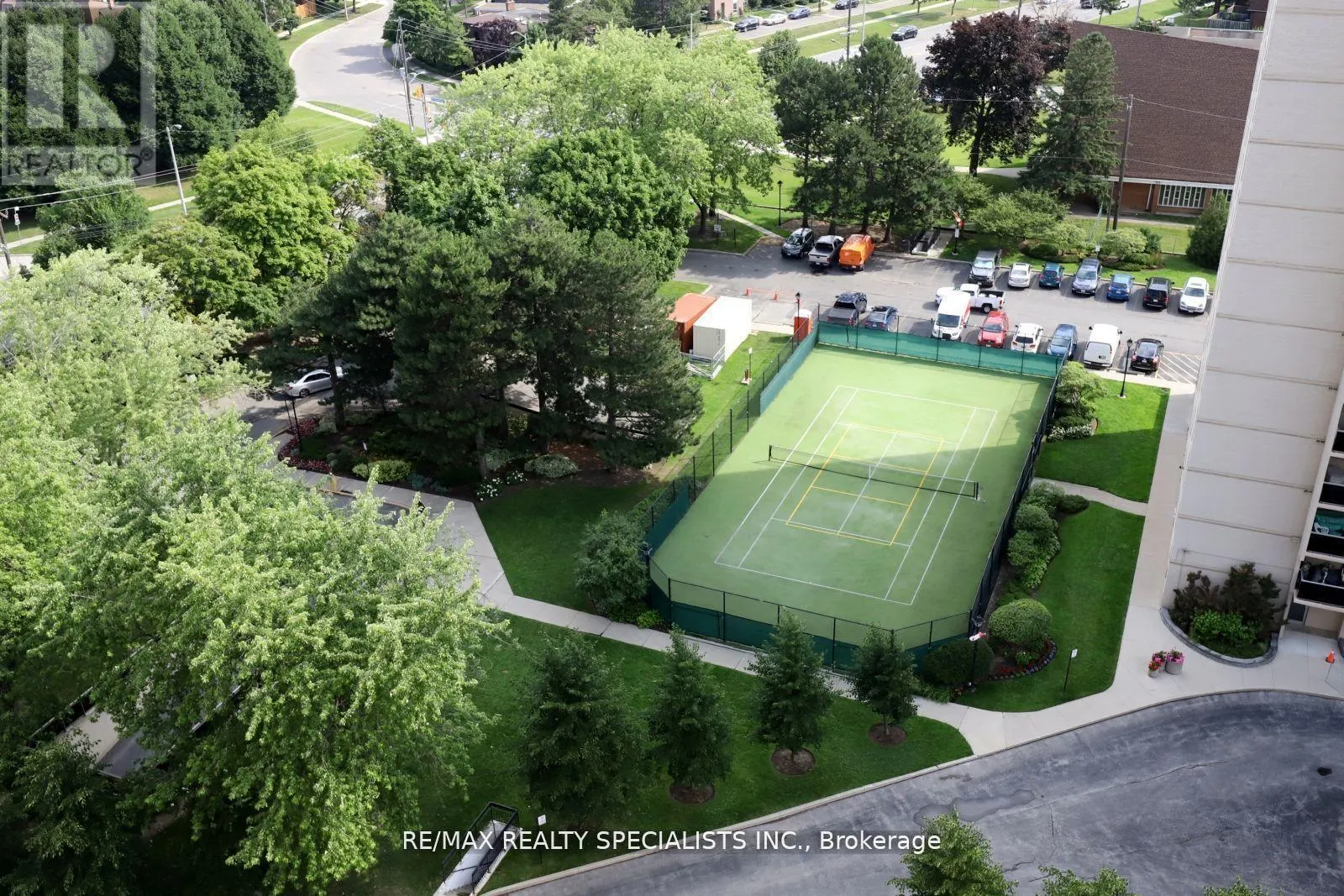 803 - 820 BURNHAMTHORPE ROAD