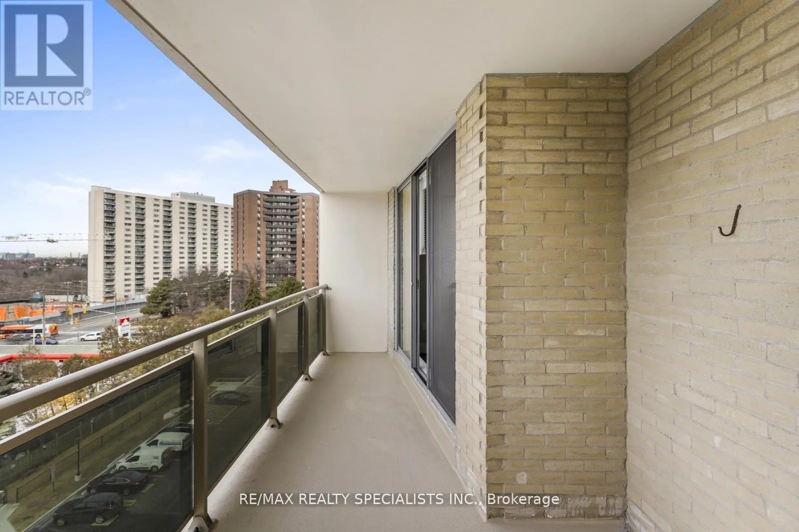 803 - 820 BURNHAMTHORPE ROAD