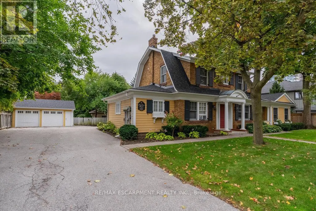 2080 CAROLINE STREET