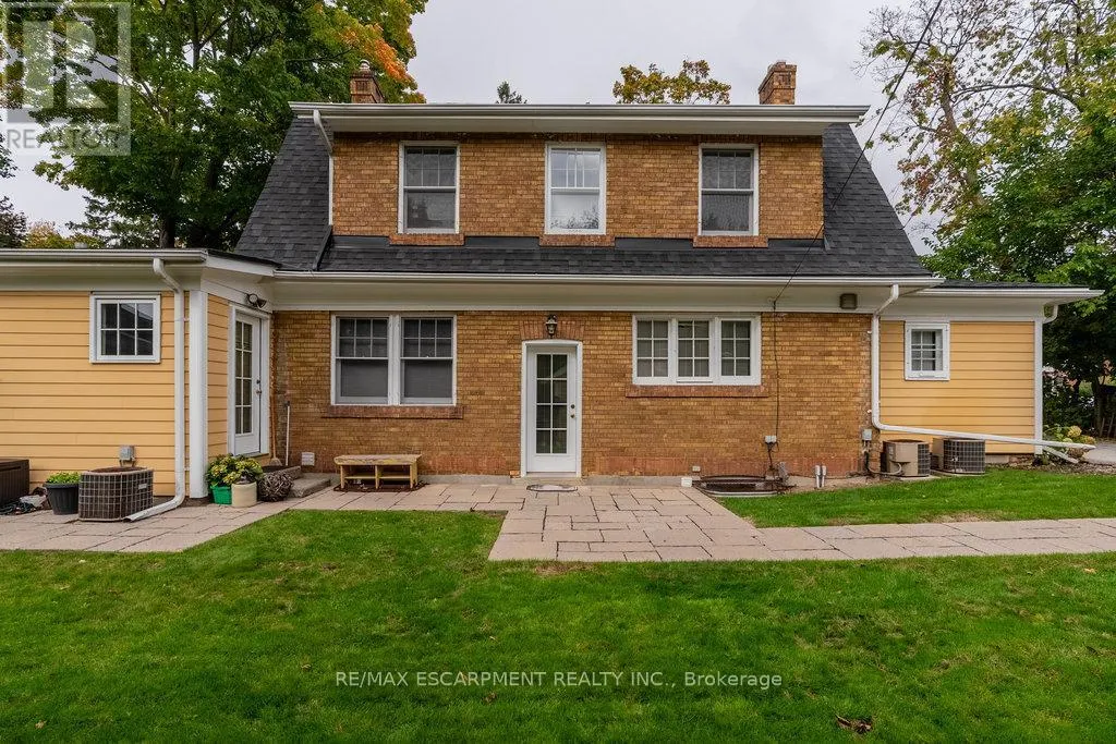 2080 CAROLINE STREET