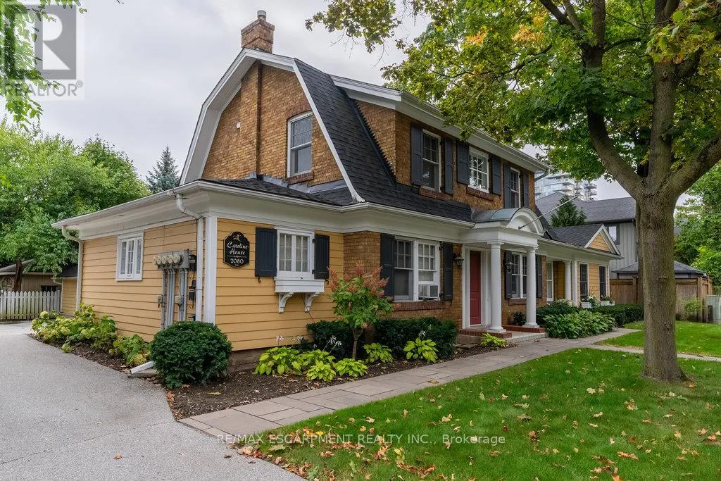 2080 CAROLINE STREET