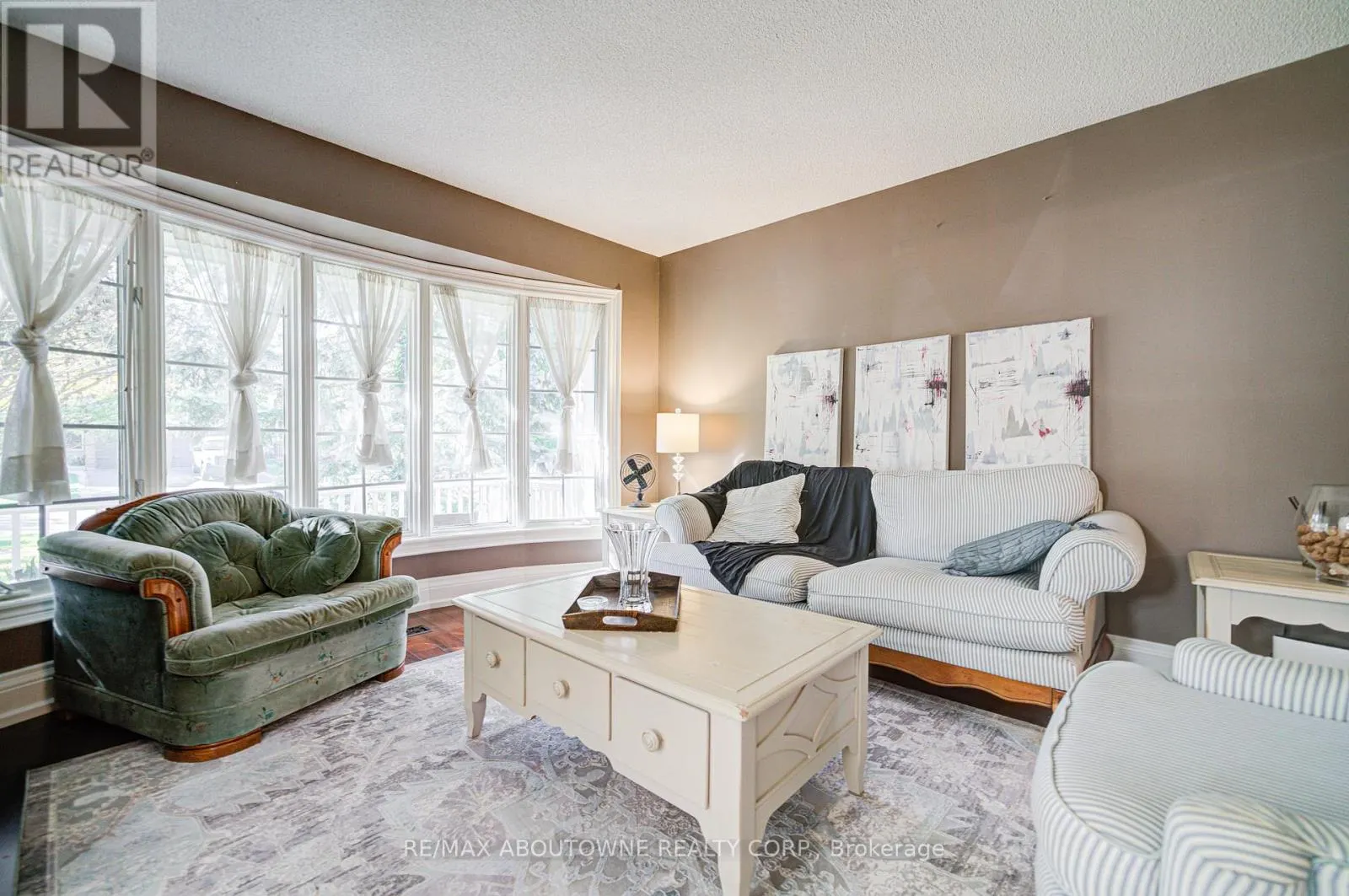 2193 MEADOWLAND DRIVE