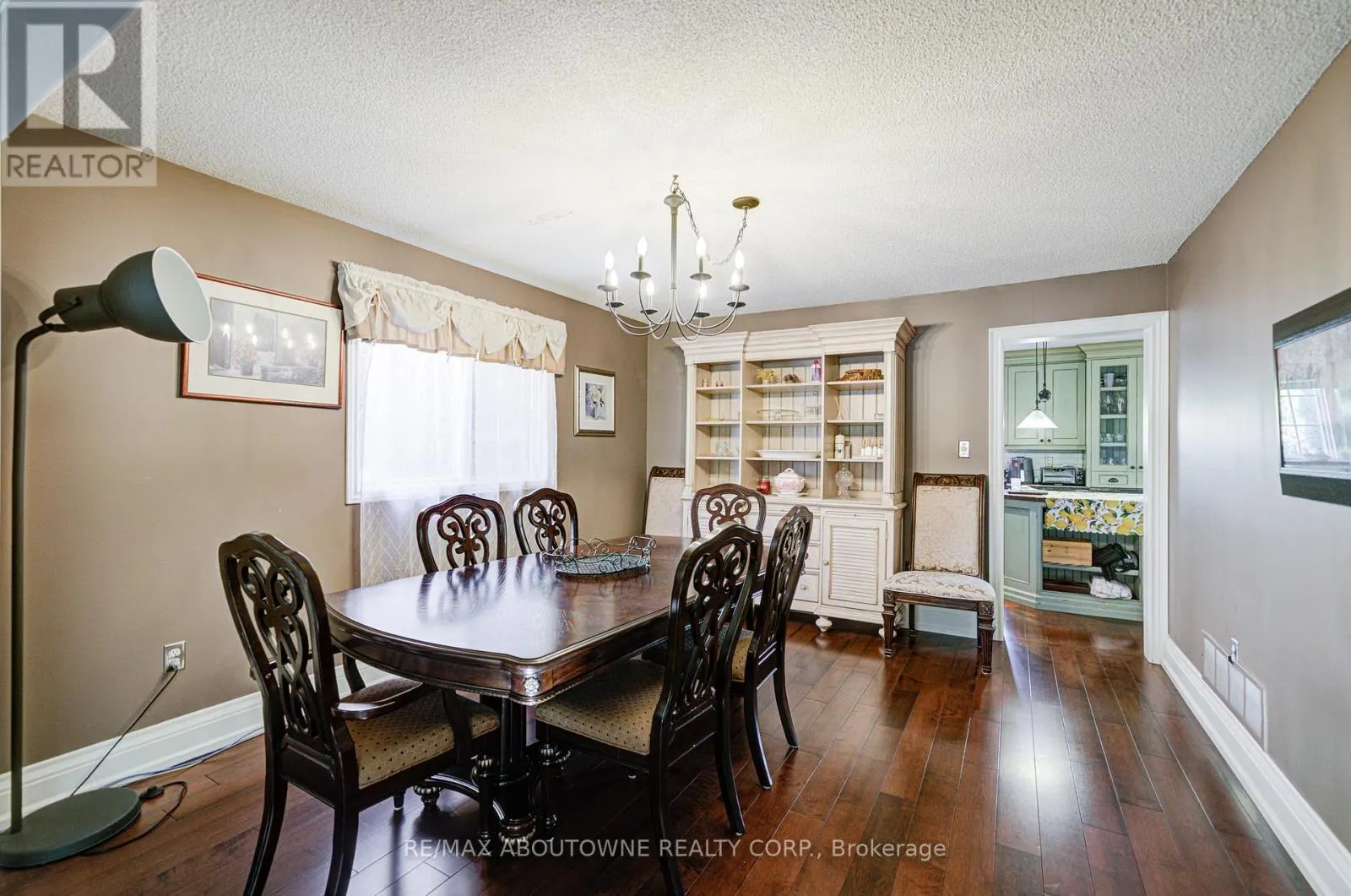 2193 MEADOWLAND DRIVE