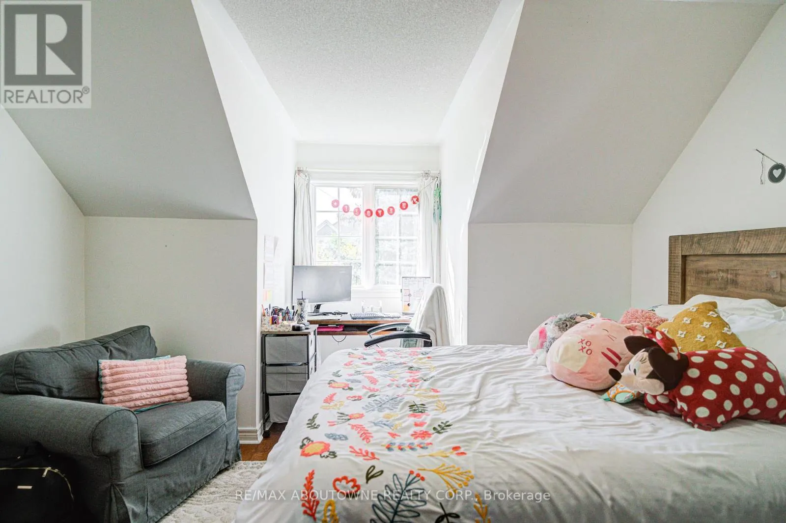 2193 MEADOWLAND DRIVE