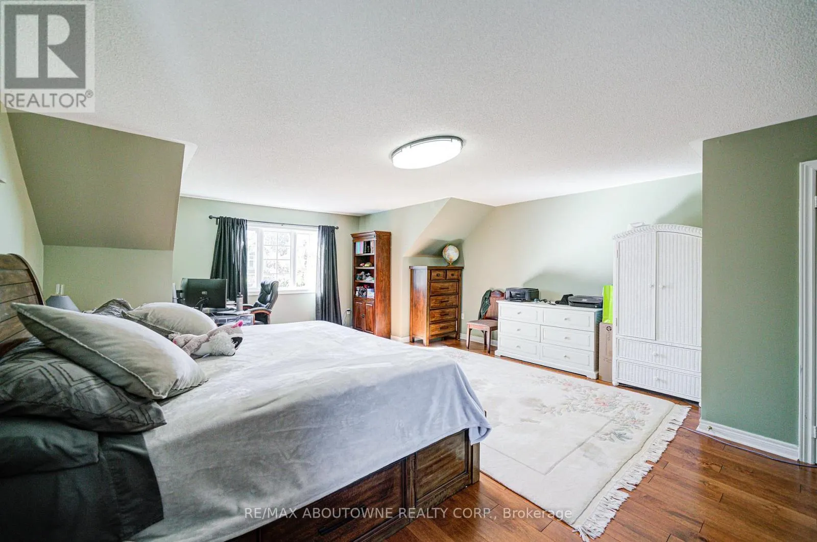 2193 MEADOWLAND DRIVE