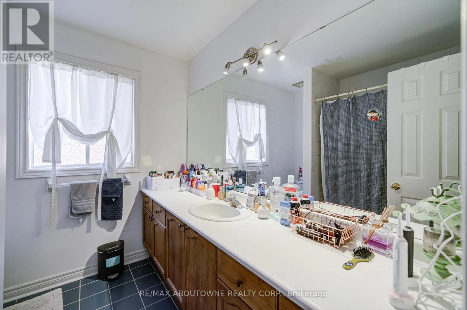 2193 MEADOWLAND DRIVE