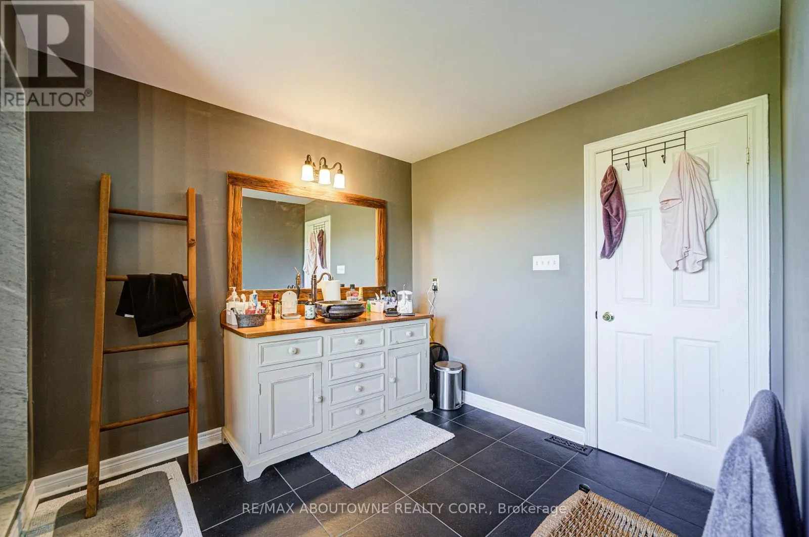 2193 MEADOWLAND DRIVE