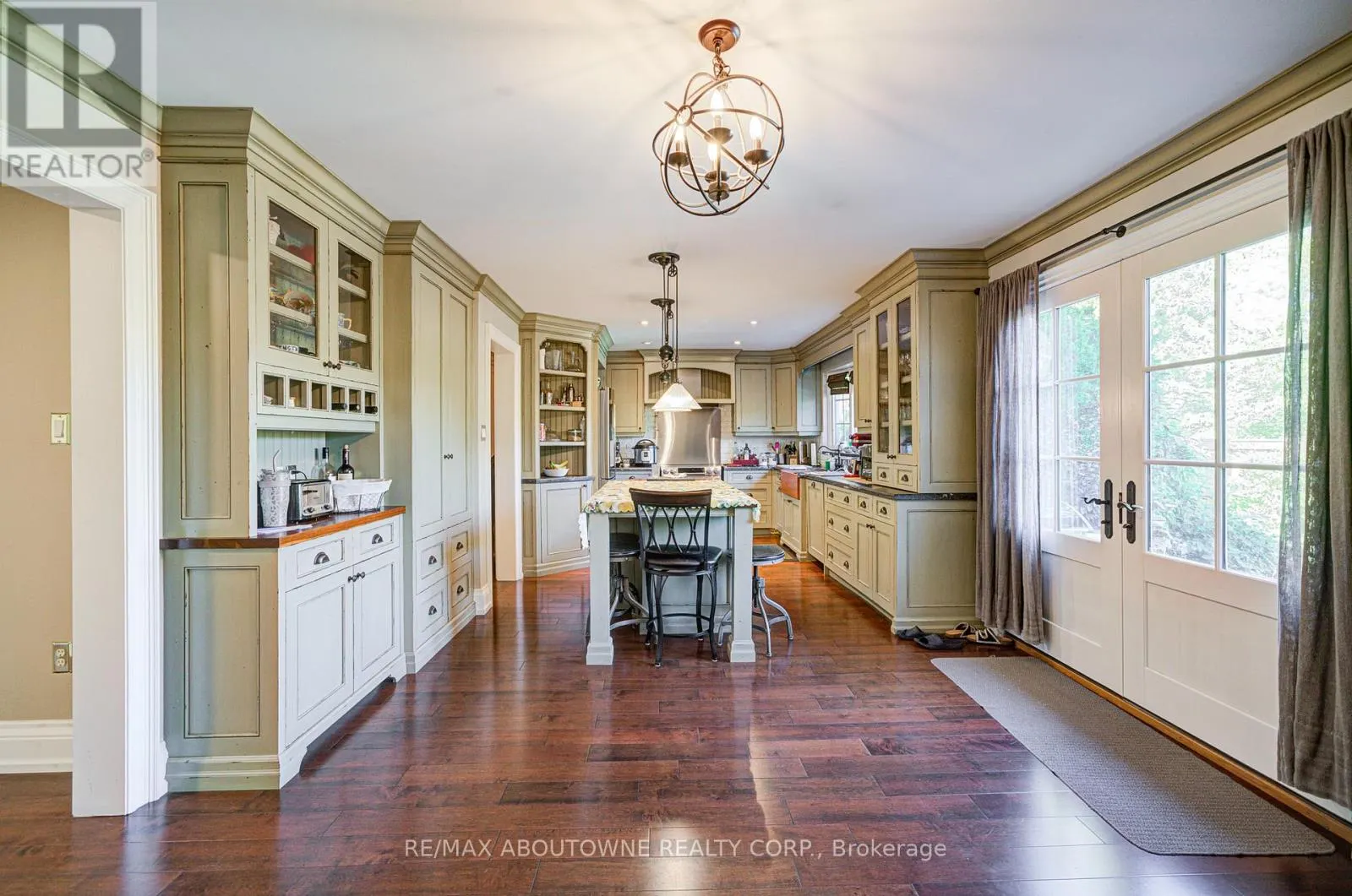 2193 MEADOWLAND DRIVE