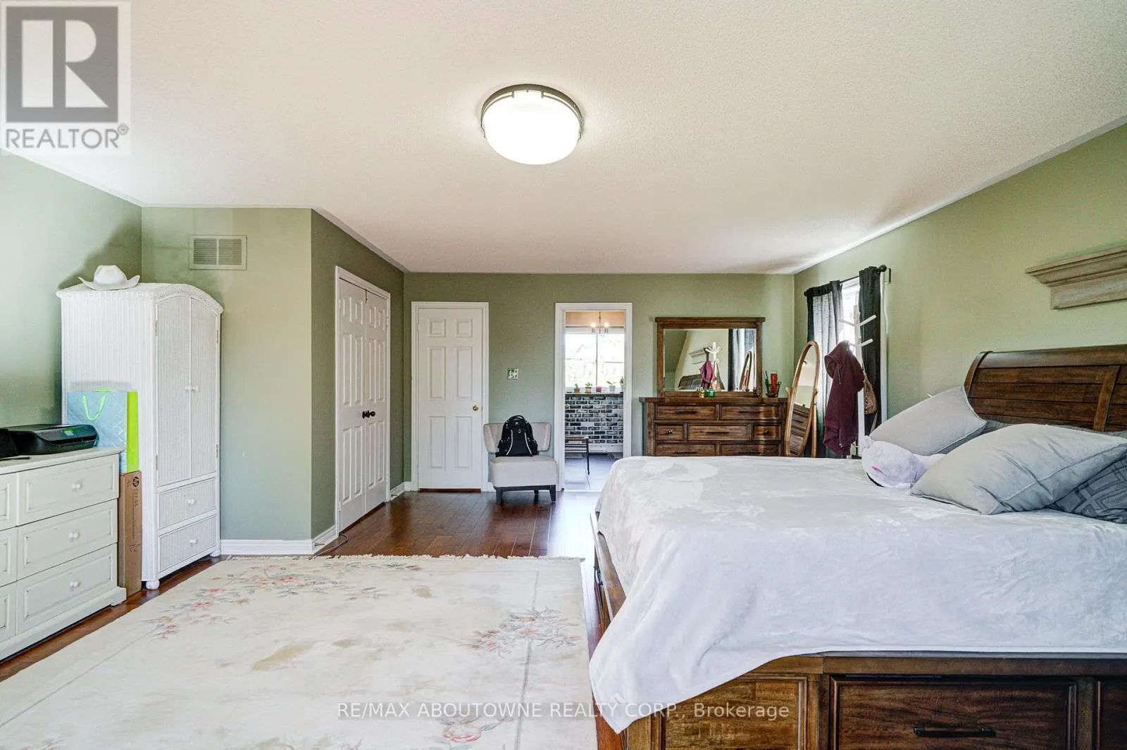 2193 MEADOWLAND DRIVE