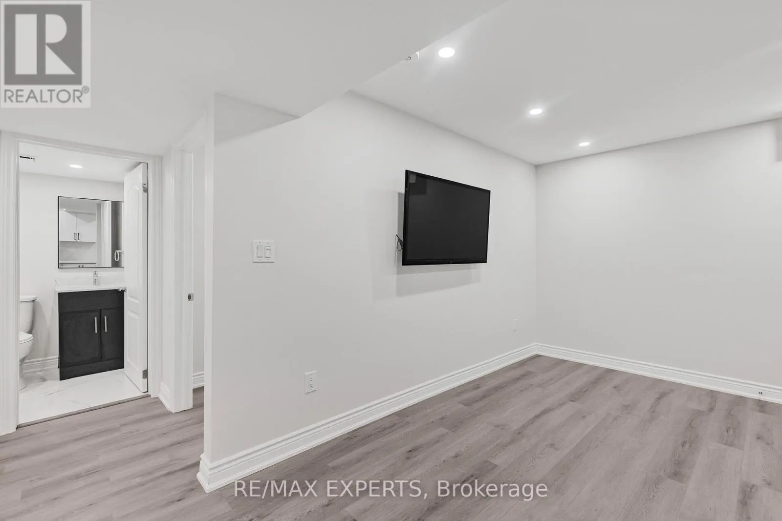 1358 LOBELIA CRESCENT