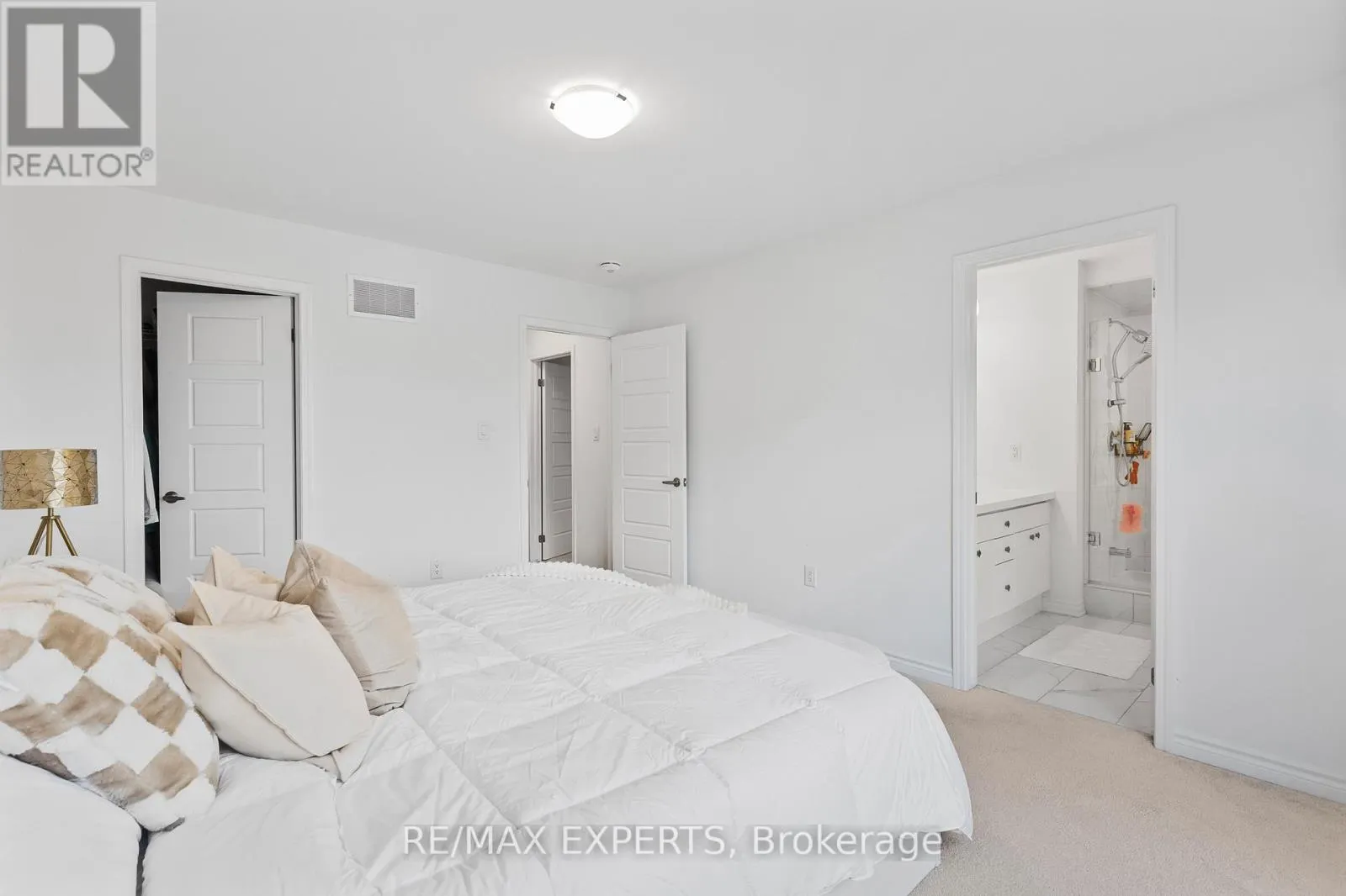 1358 LOBELIA CRESCENT