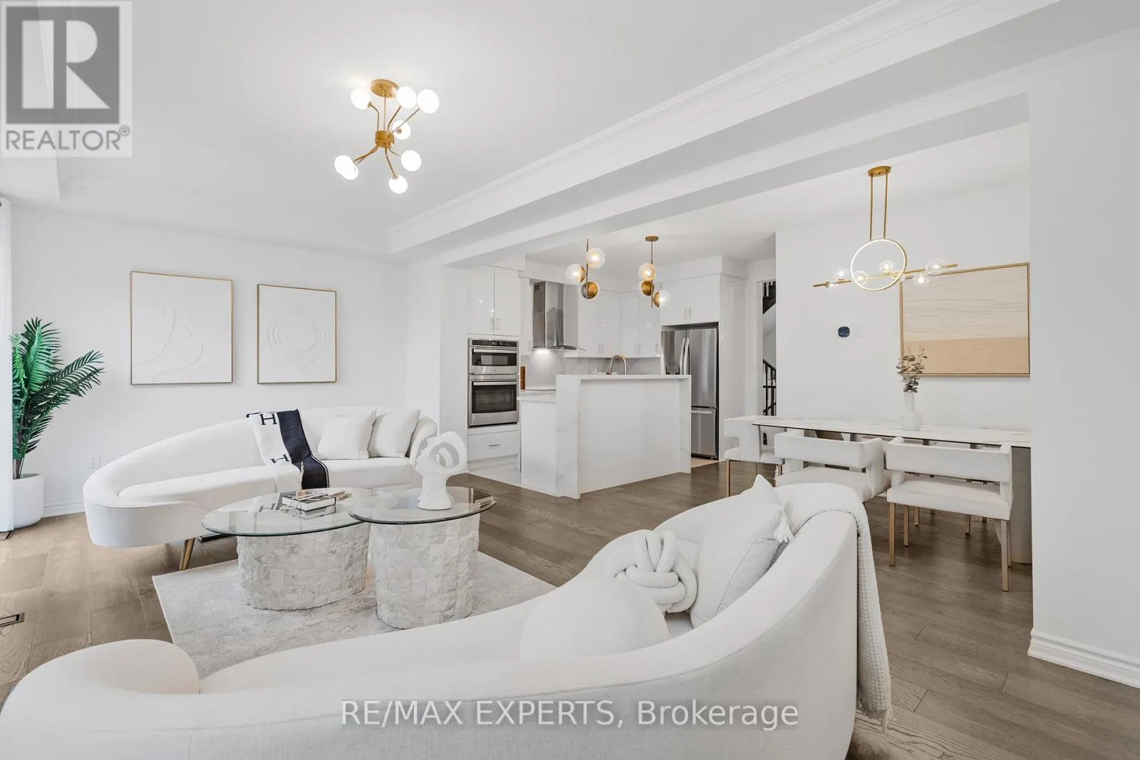 1358 LOBELIA CRESCENT