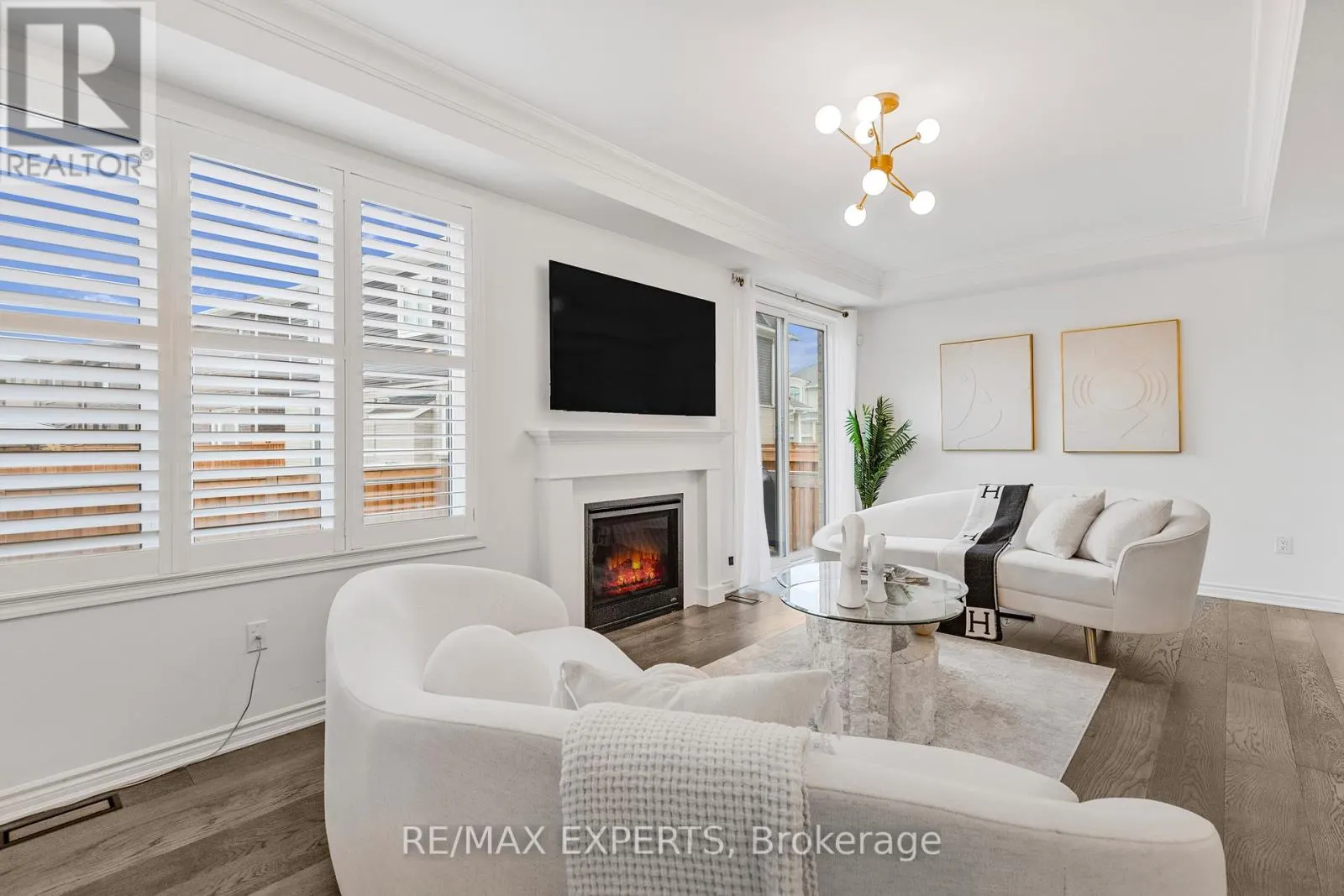 1358 LOBELIA CRESCENT