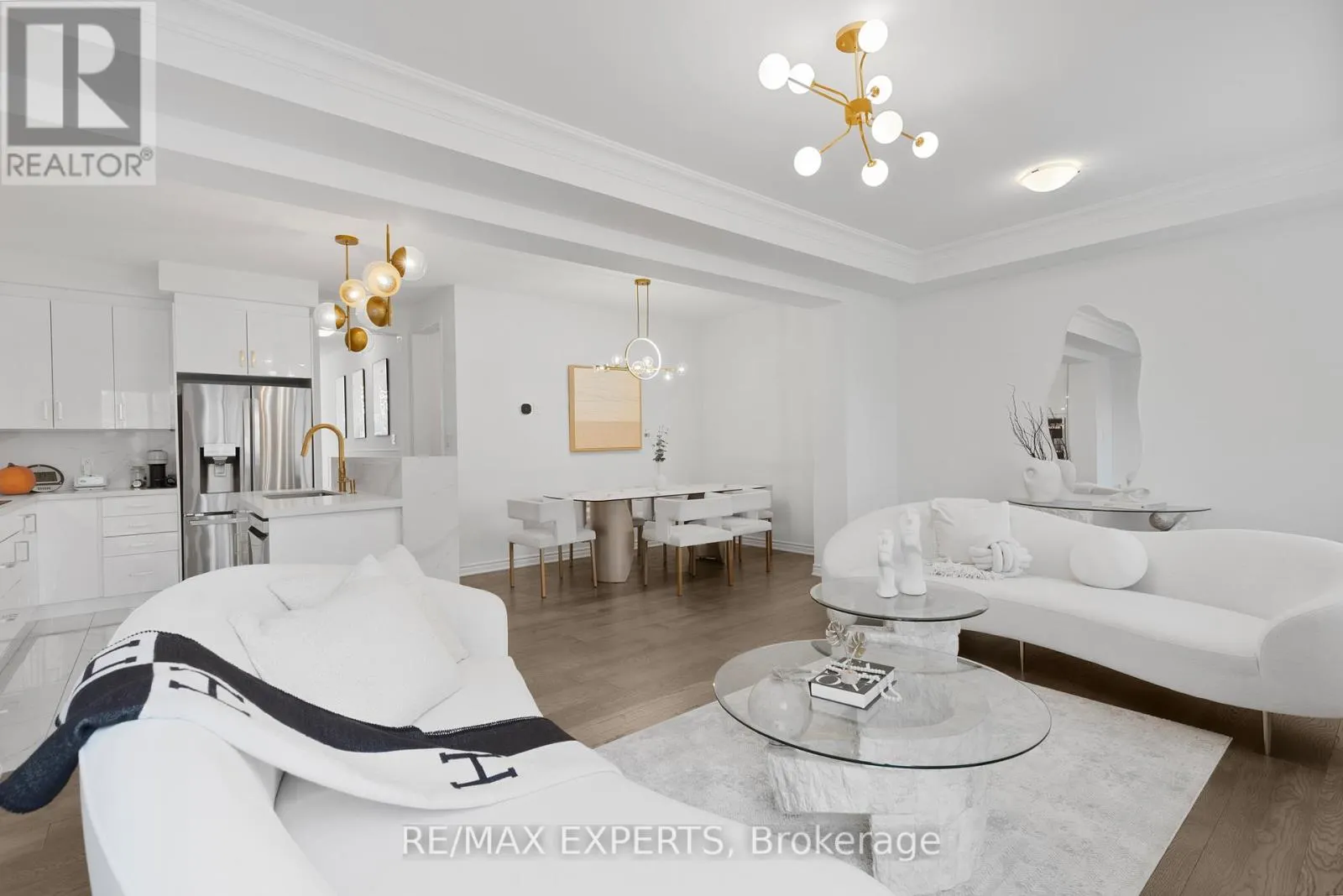 1358 LOBELIA CRESCENT