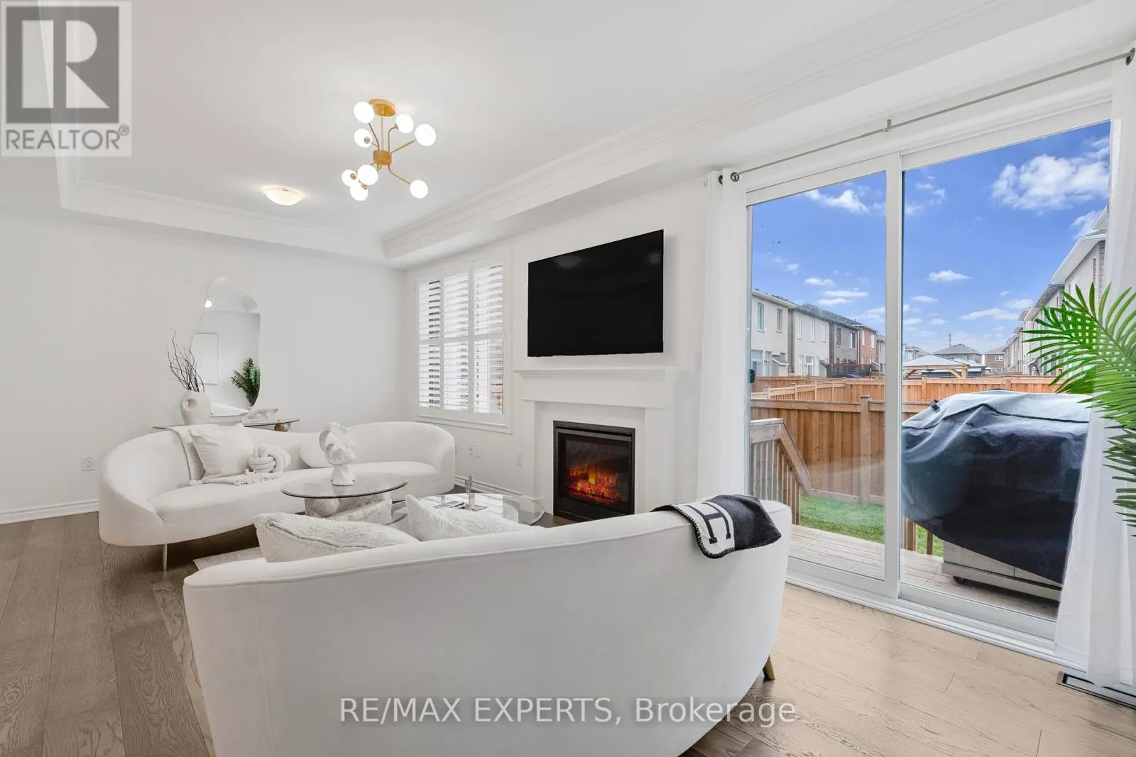 1358 LOBELIA CRESCENT