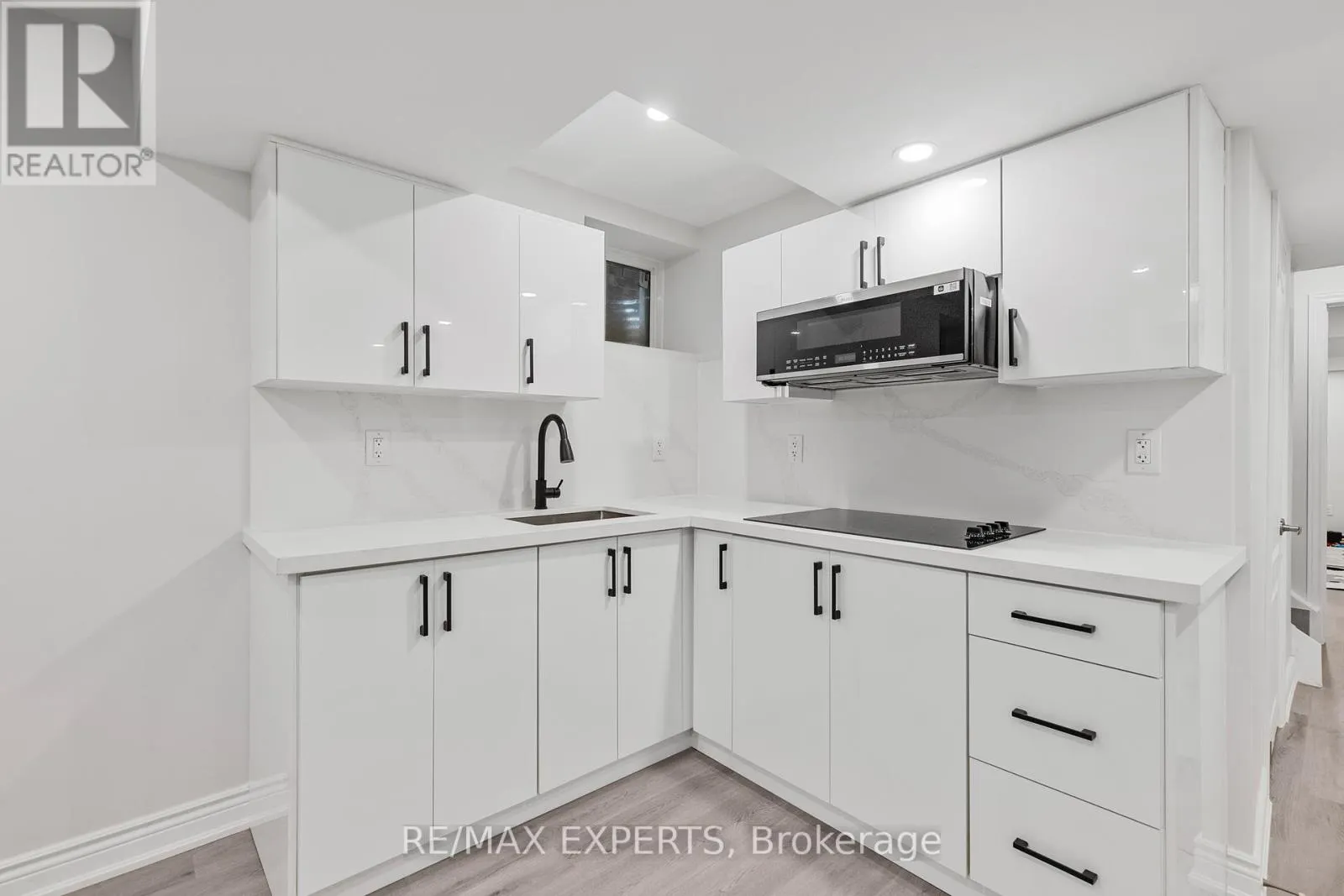 1358 LOBELIA CRESCENT