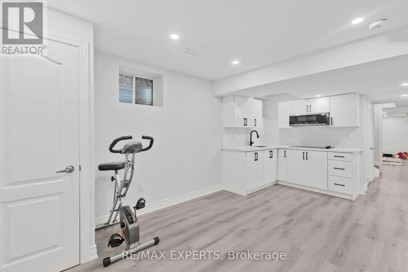 1358 LOBELIA CRESCENT