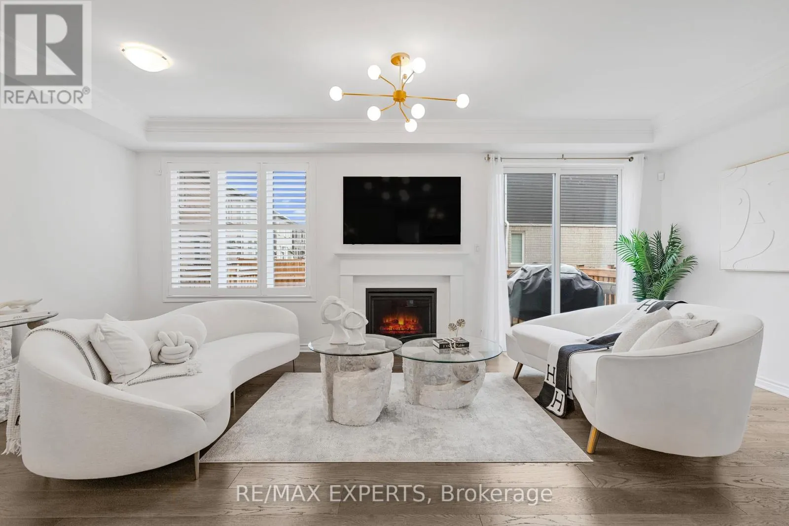 1358 LOBELIA CRESCENT