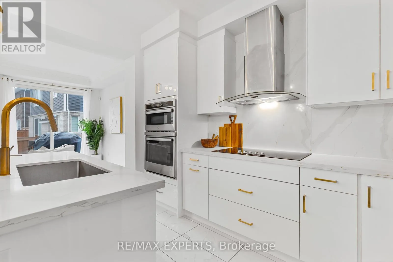 1358 LOBELIA CRESCENT