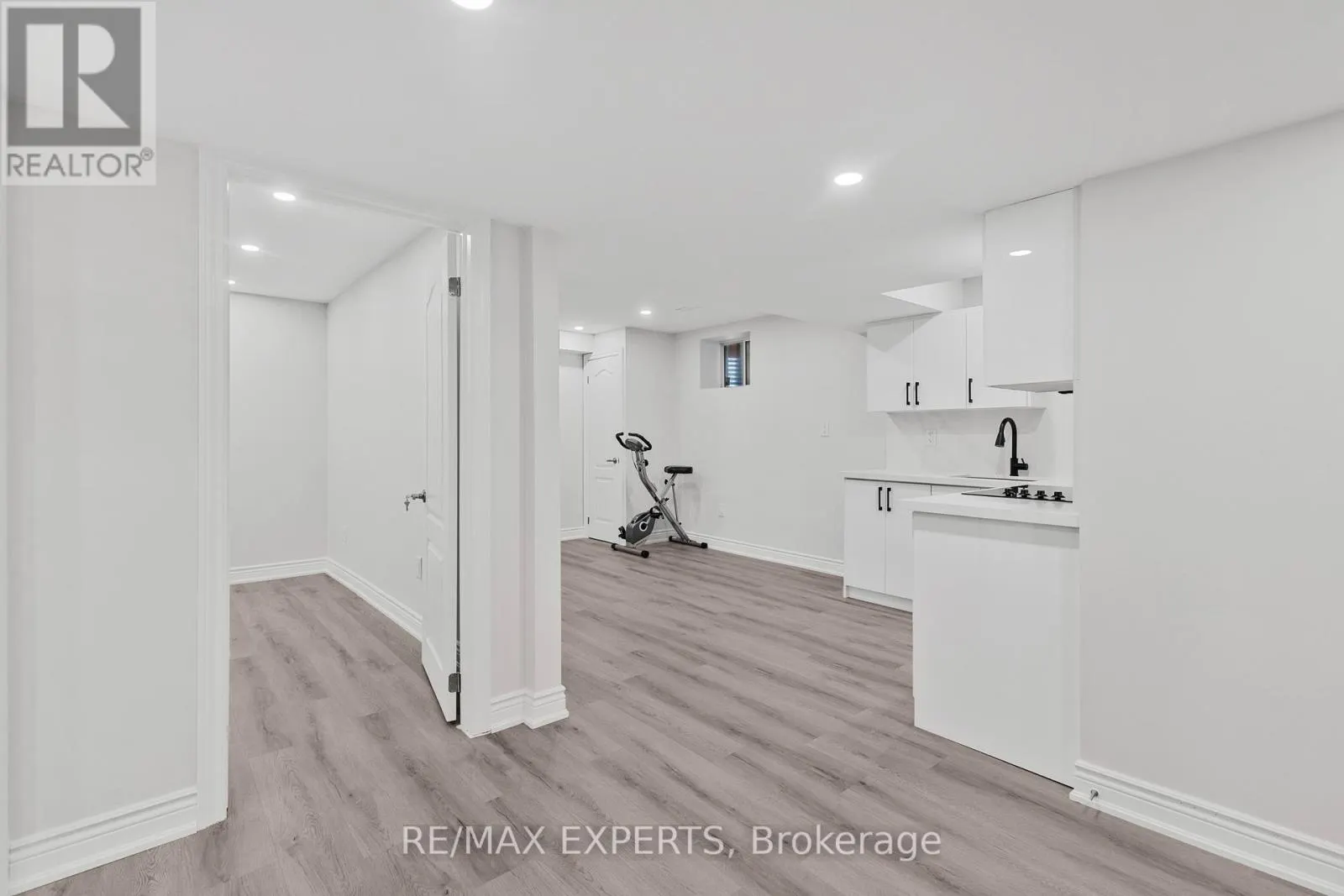 1358 LOBELIA CRESCENT