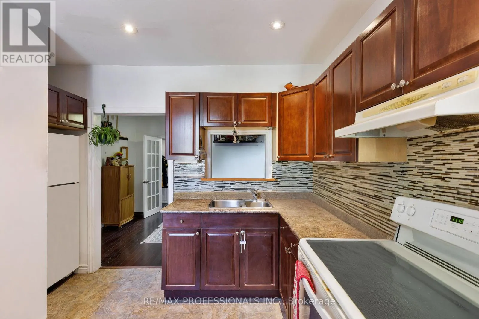 176 SYMINGTON AVENUE