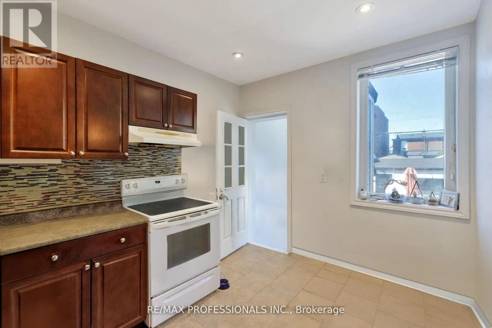 176 SYMINGTON AVENUE