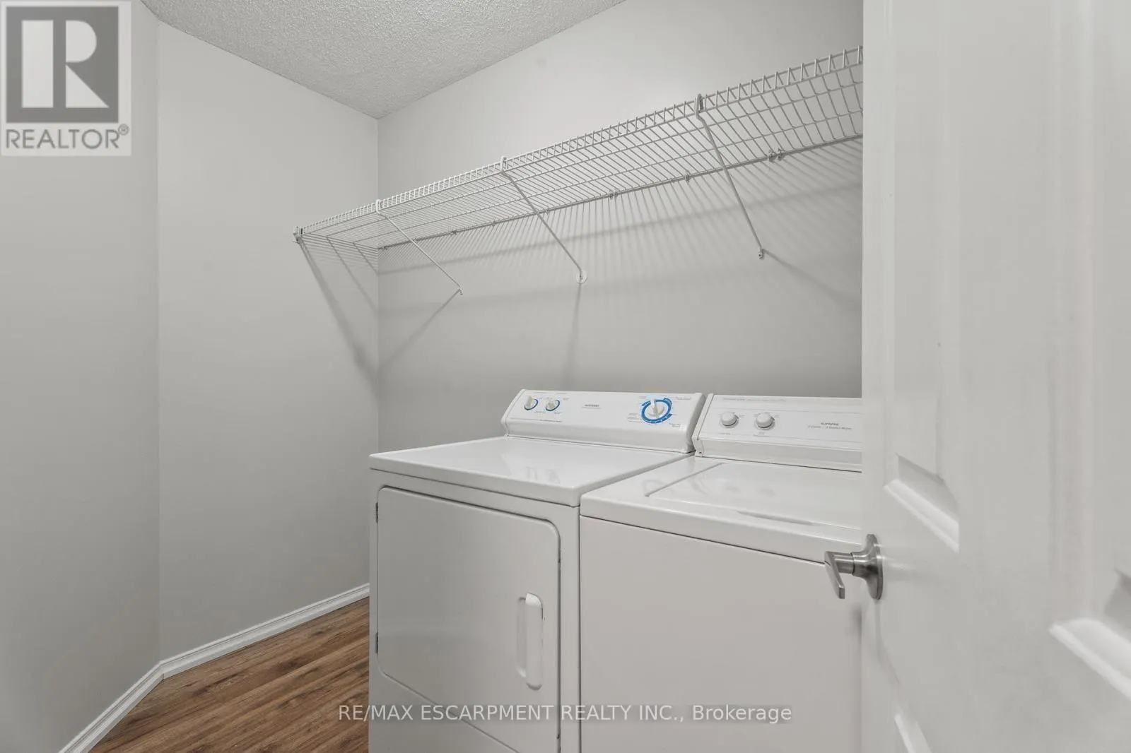 302 - 1201 NORTH SHORE BOULEVARD E