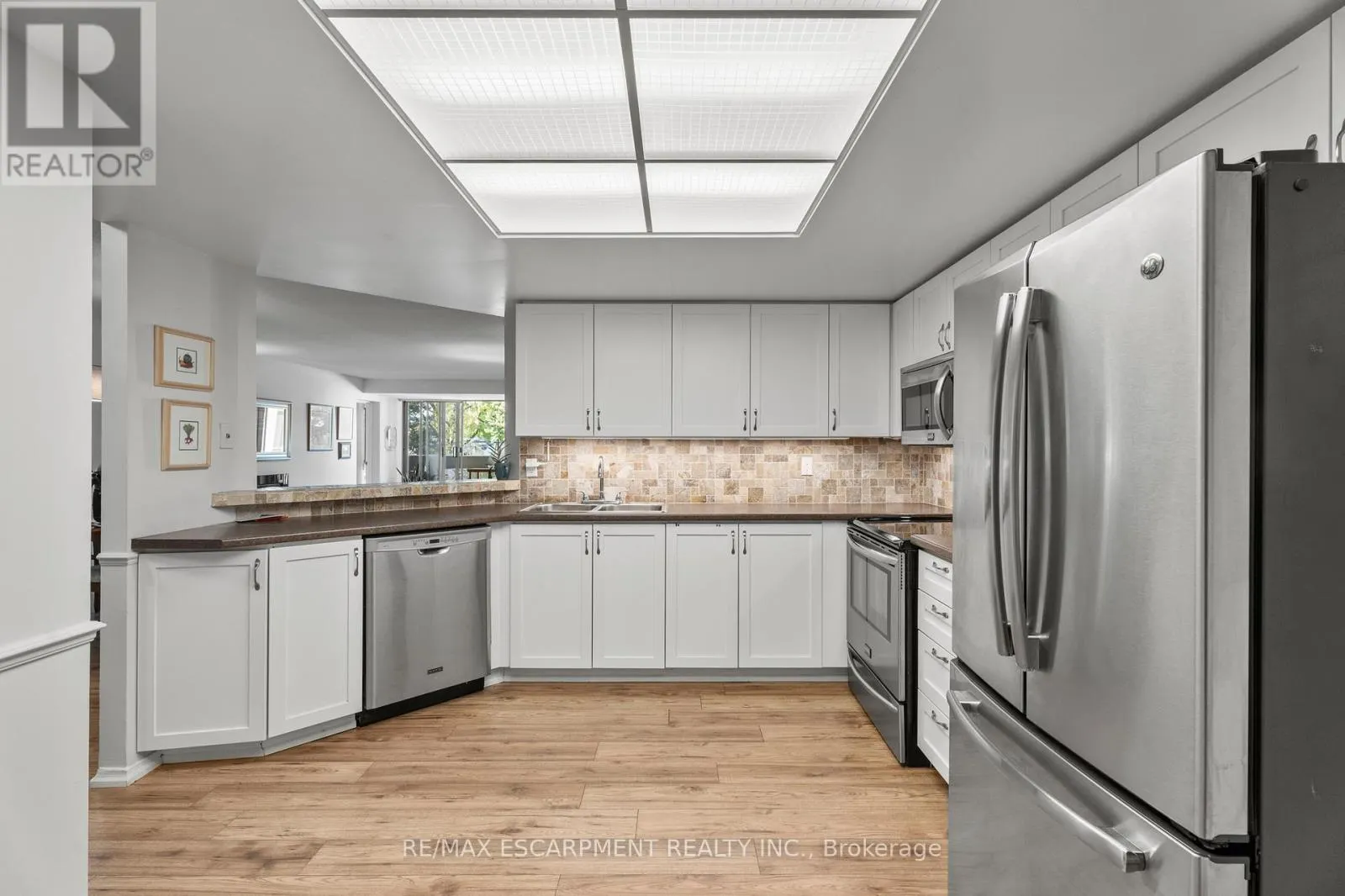 302 - 1201 NORTH SHORE BOULEVARD E