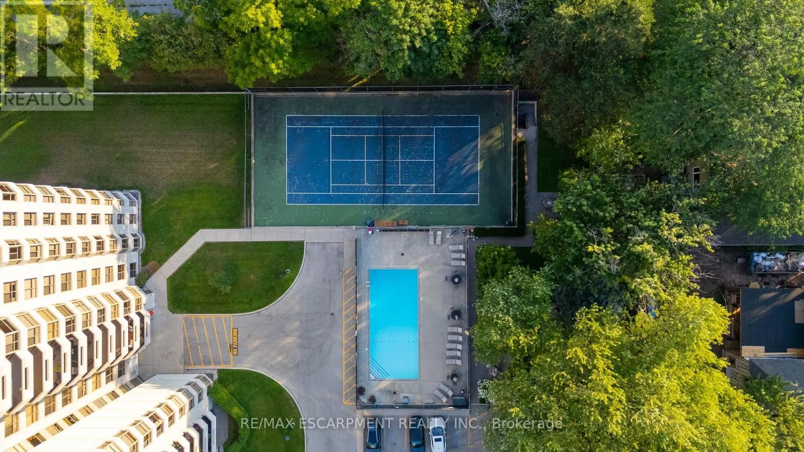 302 - 1201 NORTH SHORE BOULEVARD E