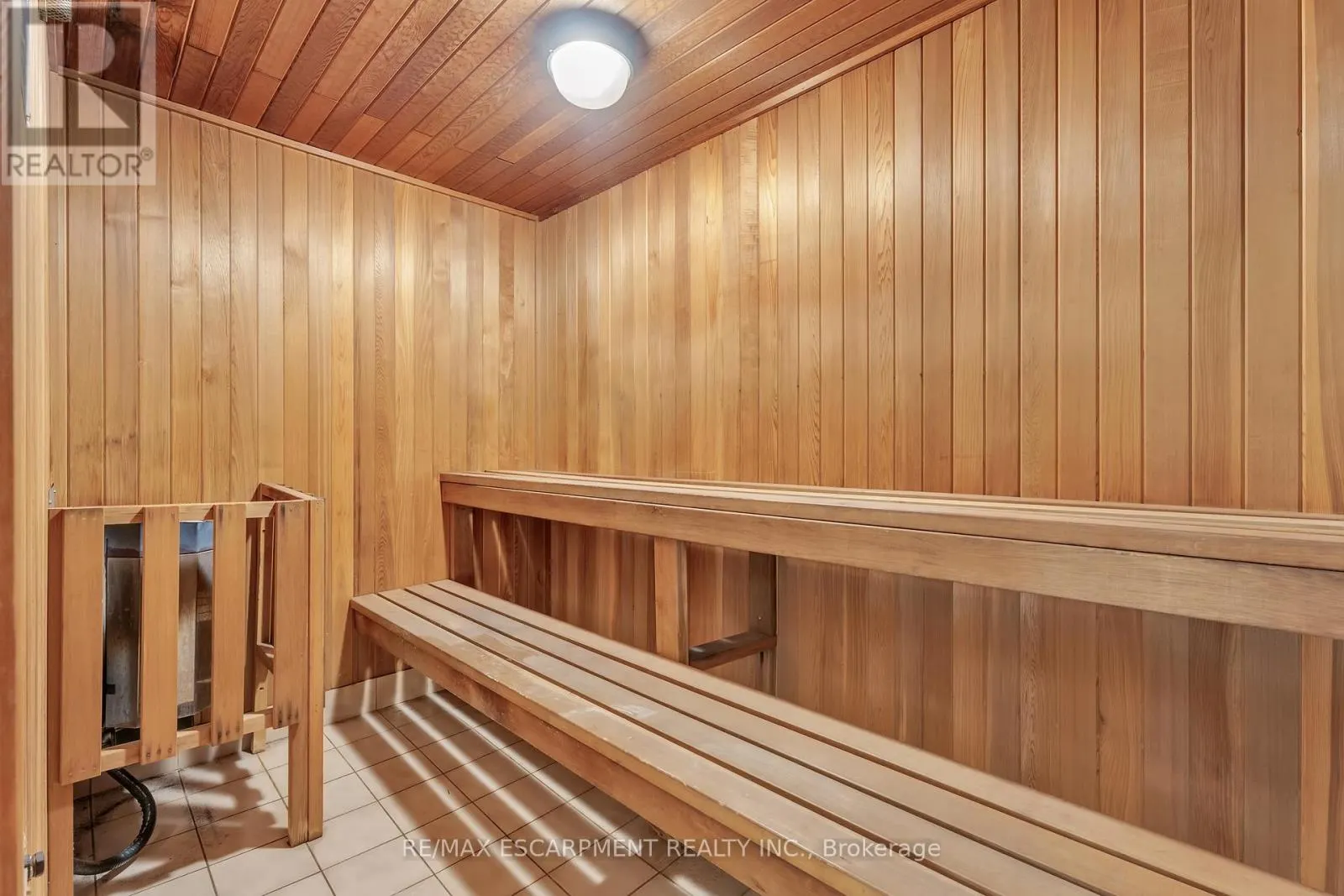 302 - 1201 NORTH SHORE BOULEVARD E